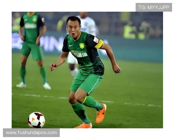 足球明星是否已在武汉亲自上场踢球引发球迷热议